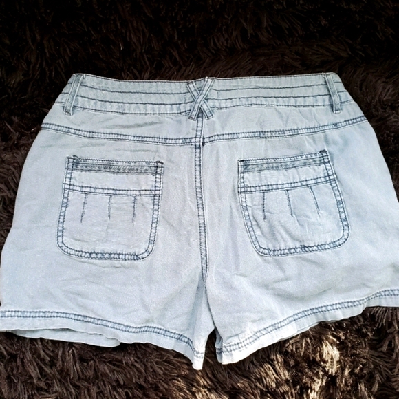 Maurice's Soft Blue Shorts Size 7/8 - Picture 3 of 9